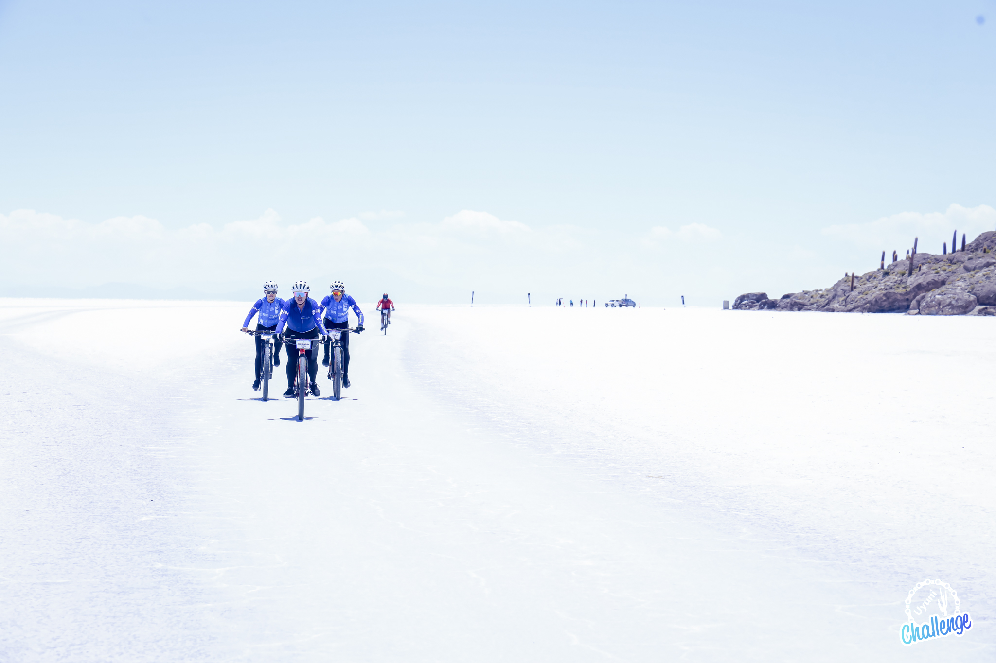 Ciclistas en el Salar